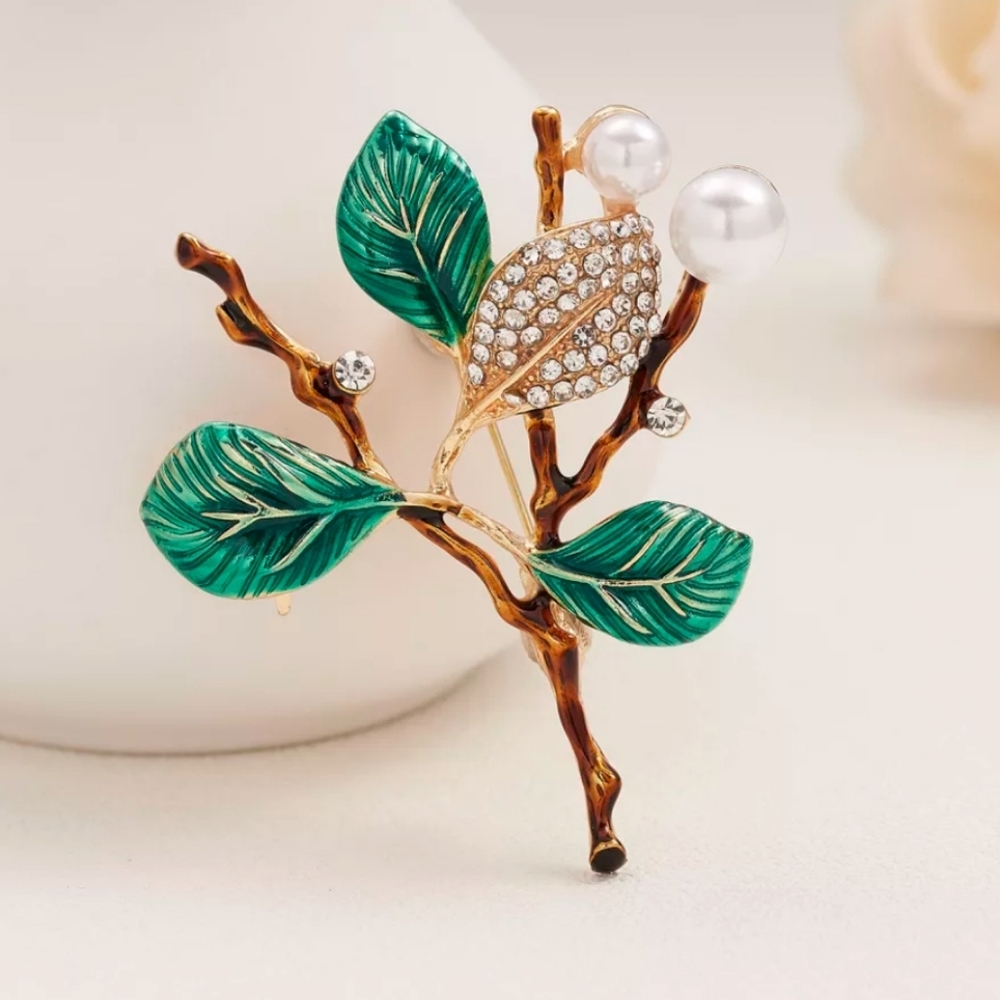 Leaf Rhinestone Brooch Pin - Picture 1 of 5